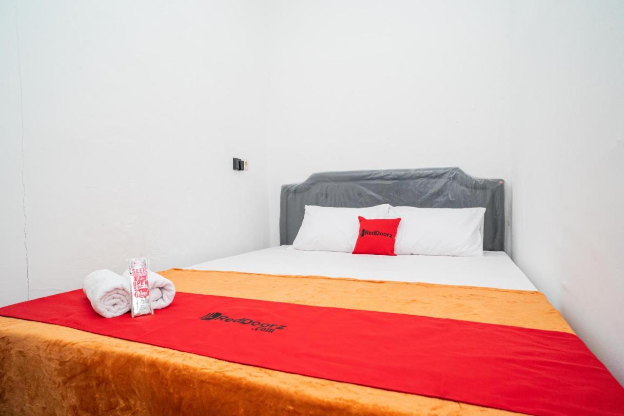 Hotel RedDoorz @ Aralia Harapan Indah Pulokendal Zewnętrze zdjęcie