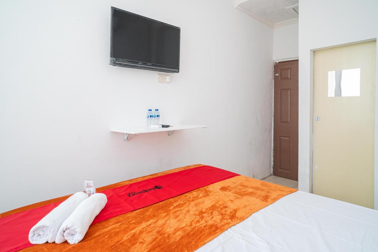 Hotel RedDoorz @ Aralia Harapan Indah Pulokendal Zewnętrze zdjęcie