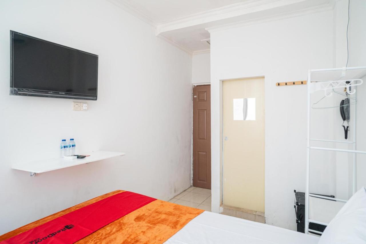 Hotel RedDoorz @ Aralia Harapan Indah Pulokendal Zewnętrze zdjęcie