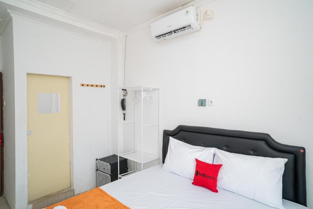 Hotel RedDoorz @ Aralia Harapan Indah Pulokendal Zewnętrze zdjęcie