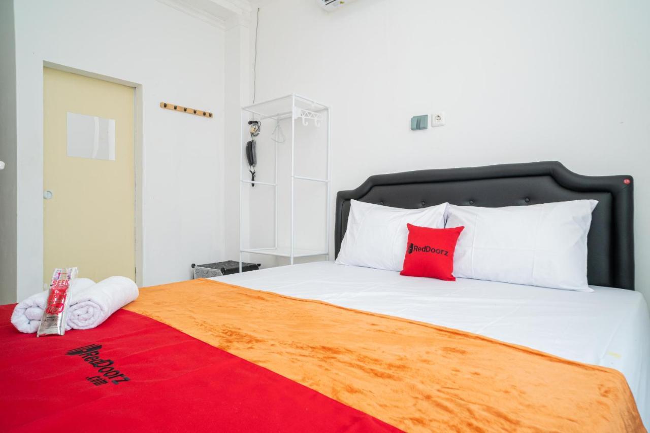 Hotel RedDoorz @ Aralia Harapan Indah Pulokendal Zewnętrze zdjęcie