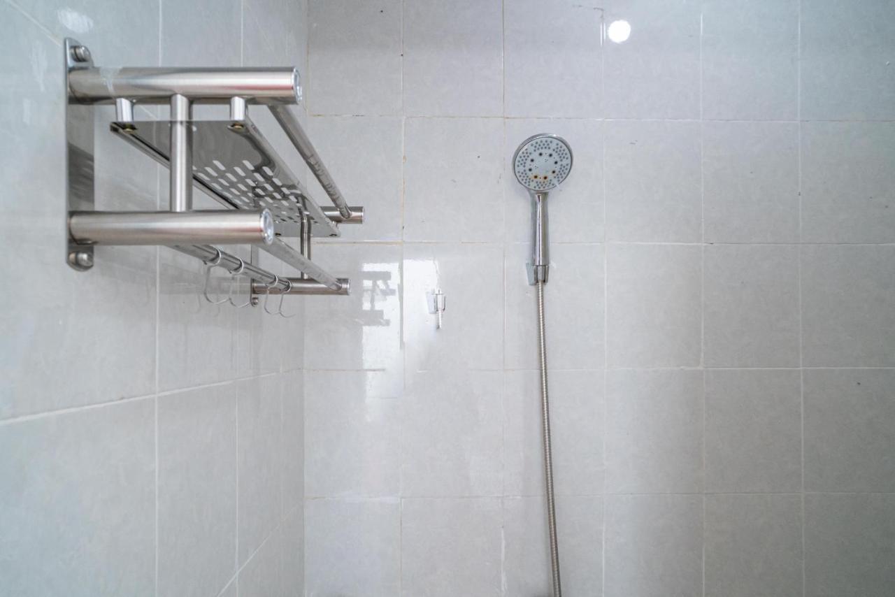 Hotel RedDoorz @ Aralia Harapan Indah Pulokendal Zewnętrze zdjęcie